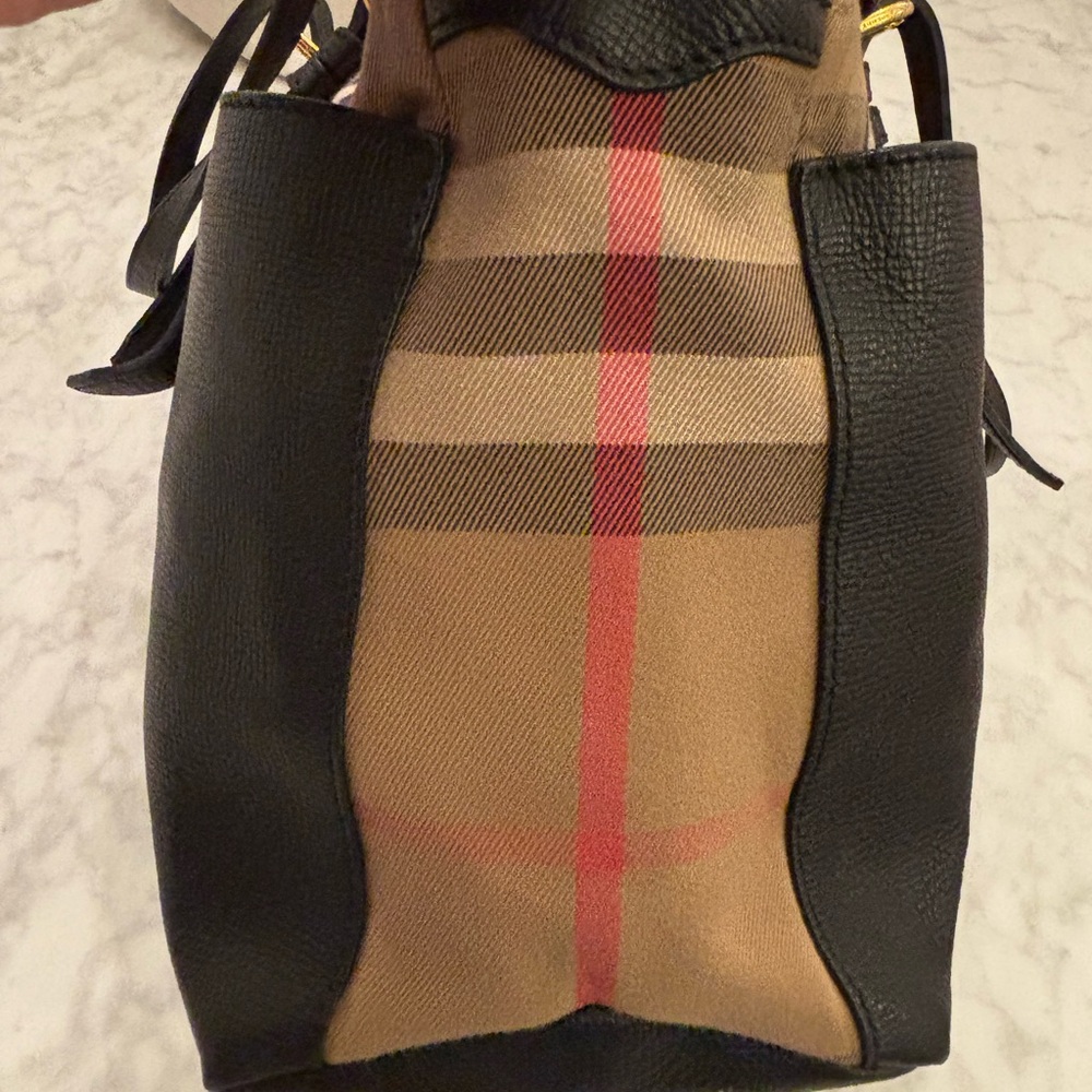 Burberry Black and Tan Baby Bag with Adjustable Strap - Picture 4 of 7